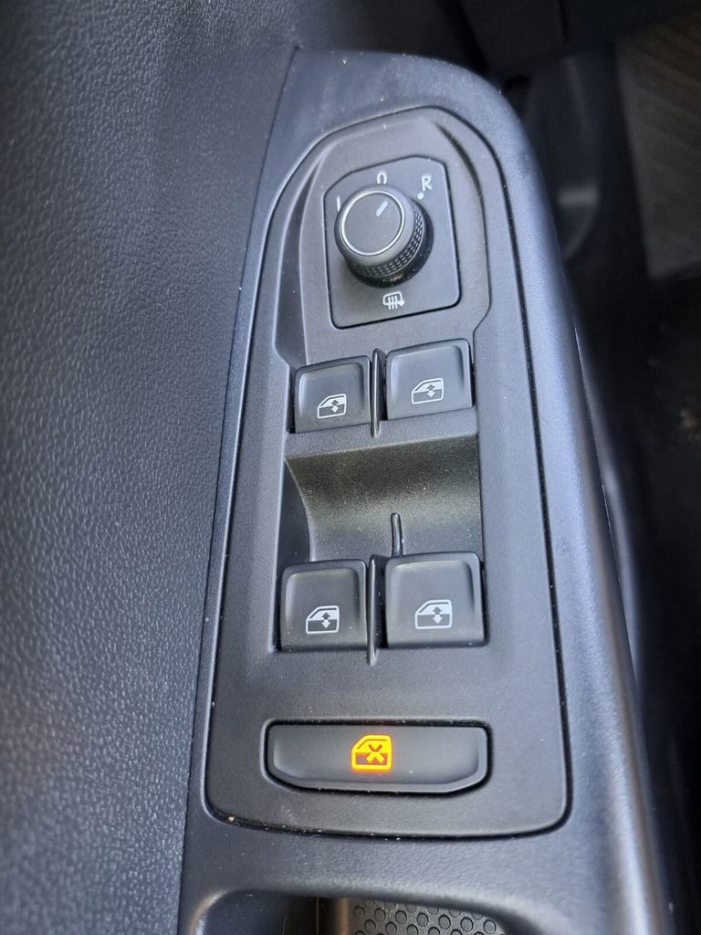 Used 2025 Volkswagen Taos S AWD/4WD image 17