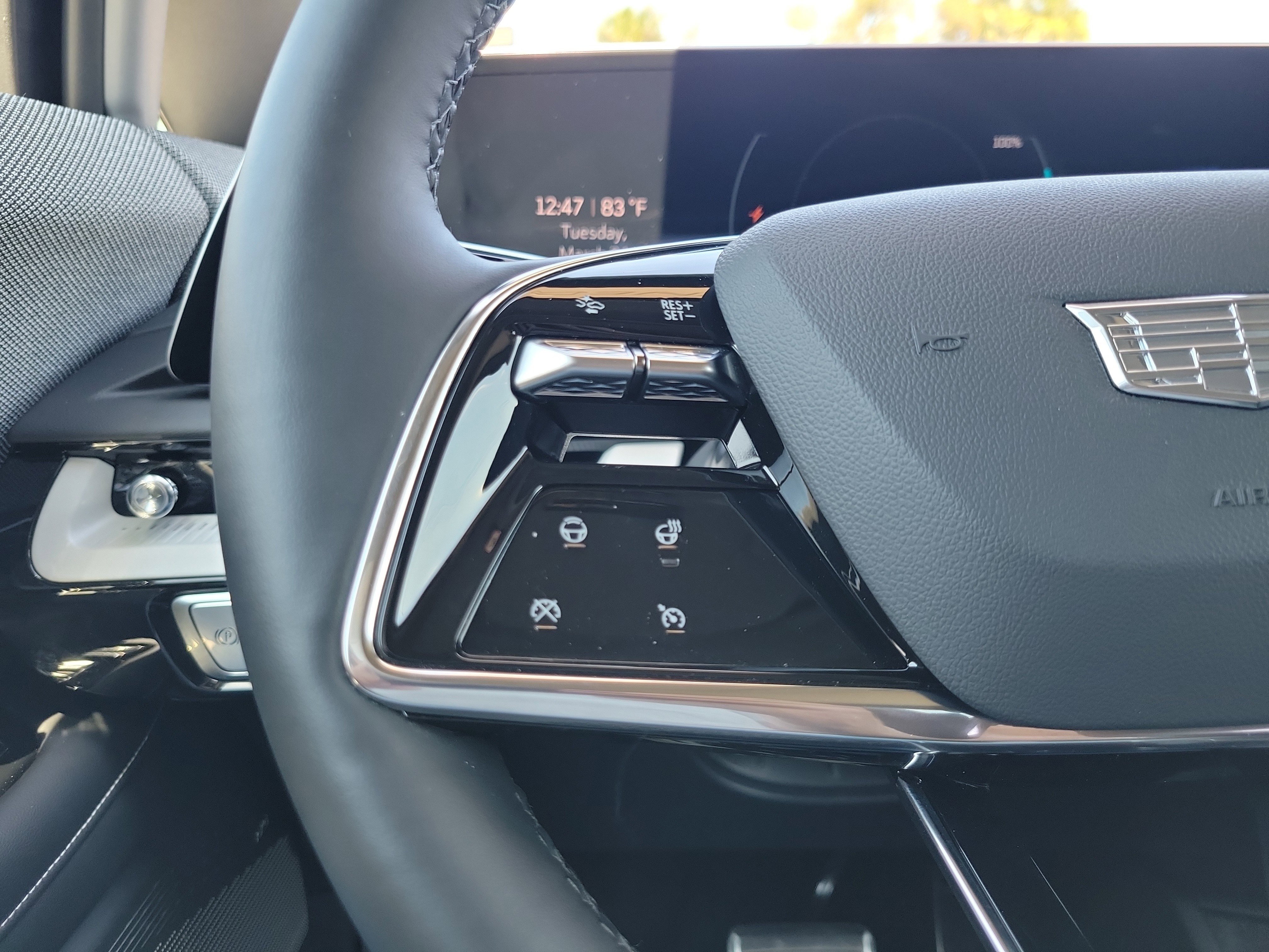 Certified 2025 Cadillac Optiq Luxury 2 w/ LPO, Floor Liner Package image 27