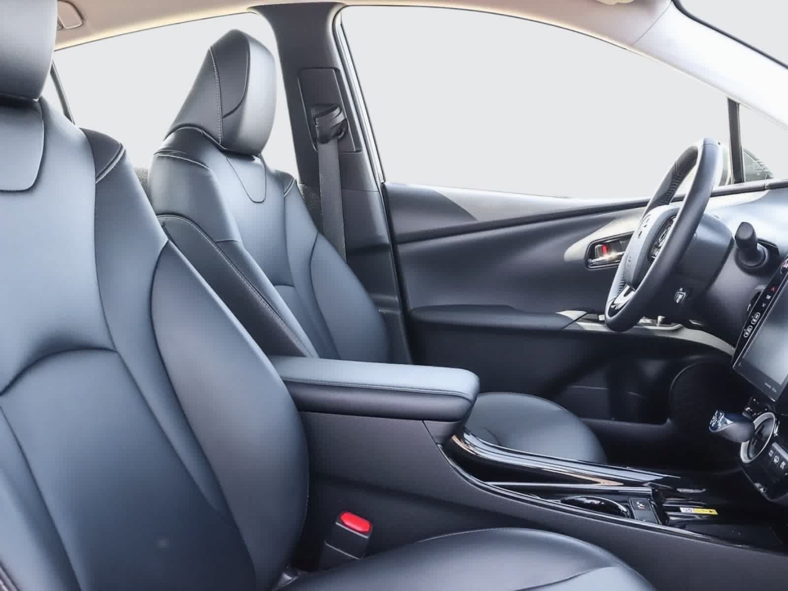 Used 2021 Toyota Prius Prime XLE FWD image 26