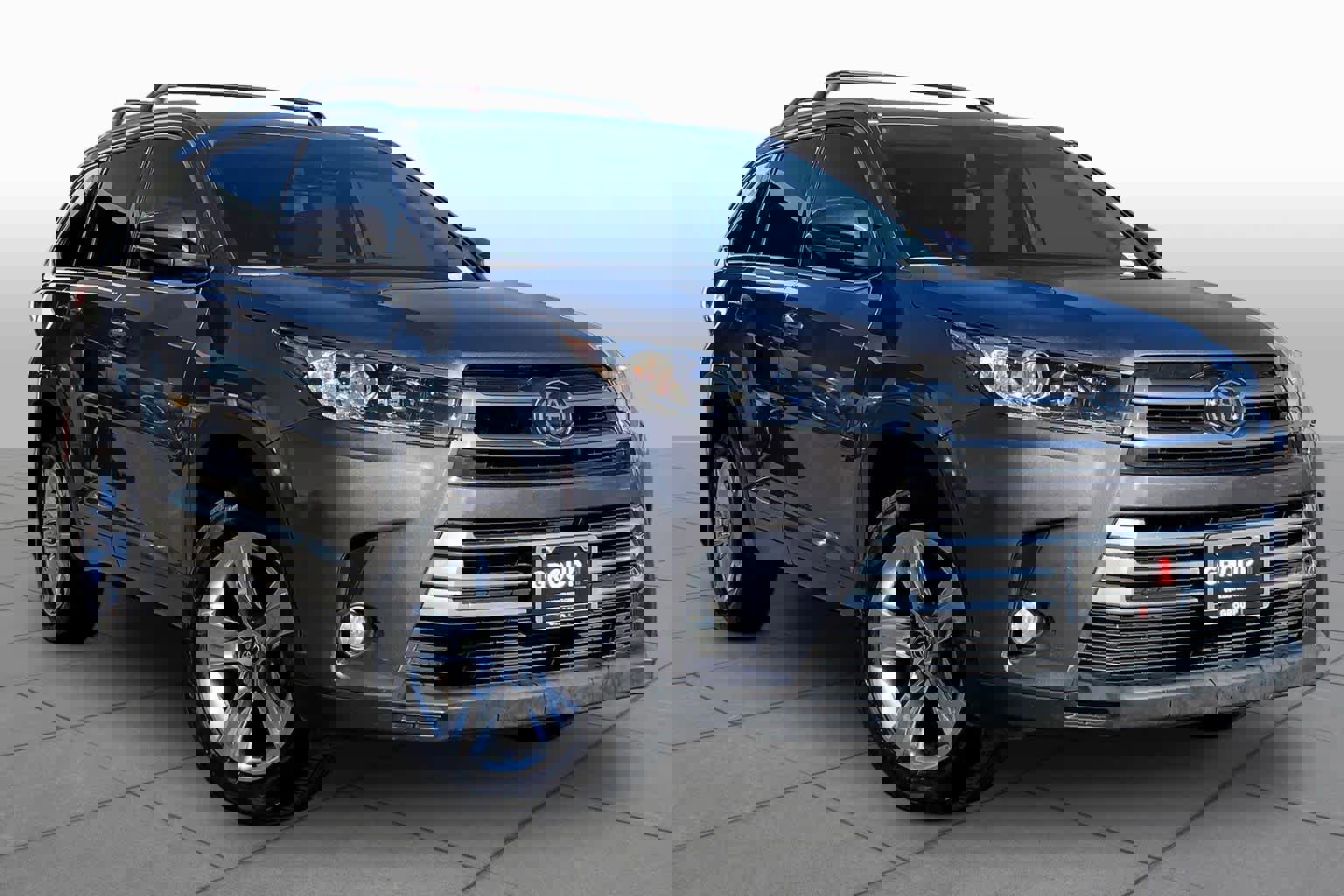 Used 2018 Toyota Highlander Limited image 3