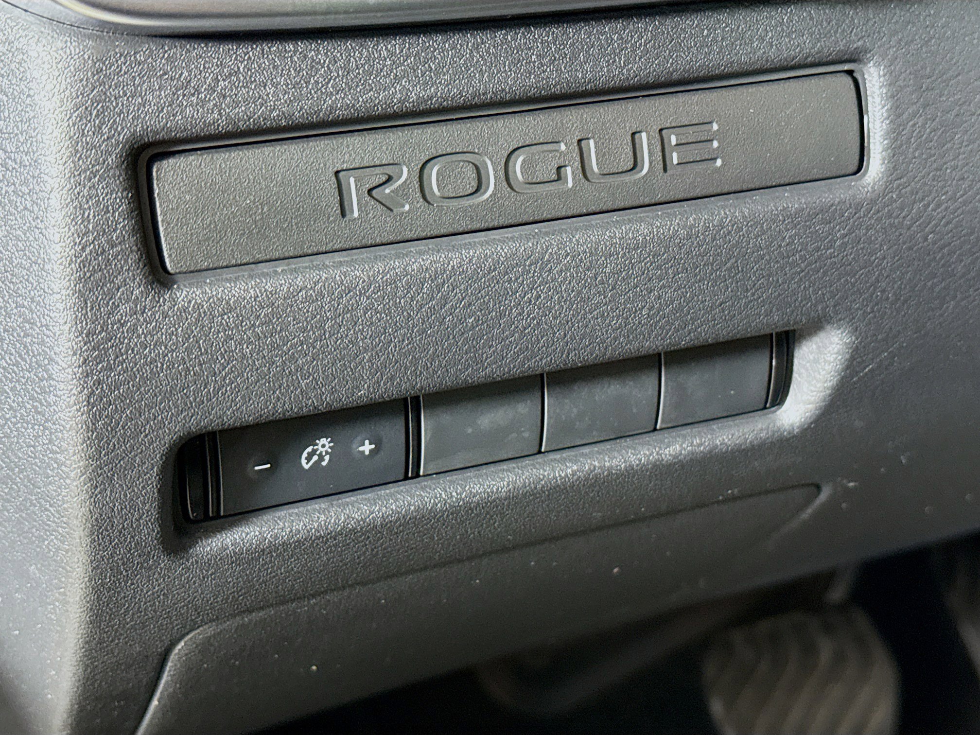 Used 2021 Nissan Rogue S image 9