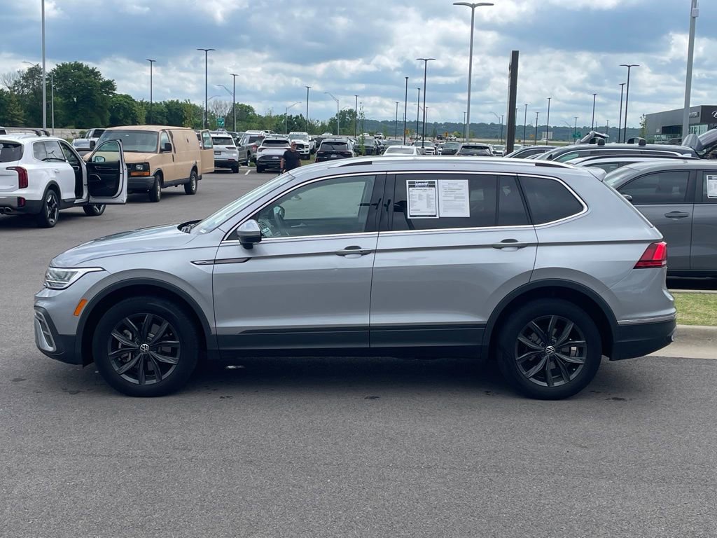 Used 2024 Volkswagen Tiguan SE w/ MDO Package, Two-Row AWD/4WD image 4