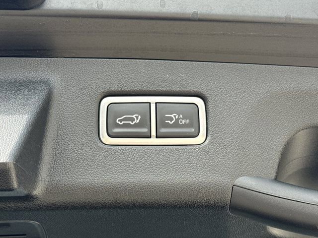 Used 2025 Kia Sorento SX image 12