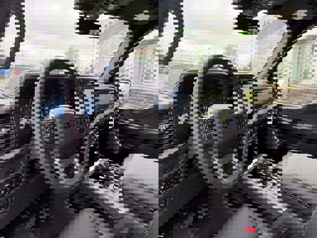 New 2026 Ford F150 Lariat w/ Equipment Group 502A High image 9