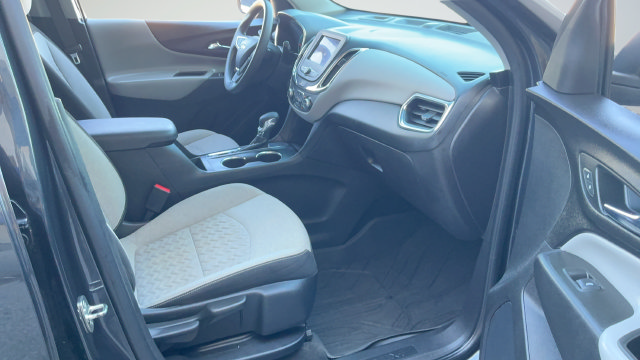 Used 2022 Chevrolet Equinox LS w/ LS Convenience Package FWD image 23