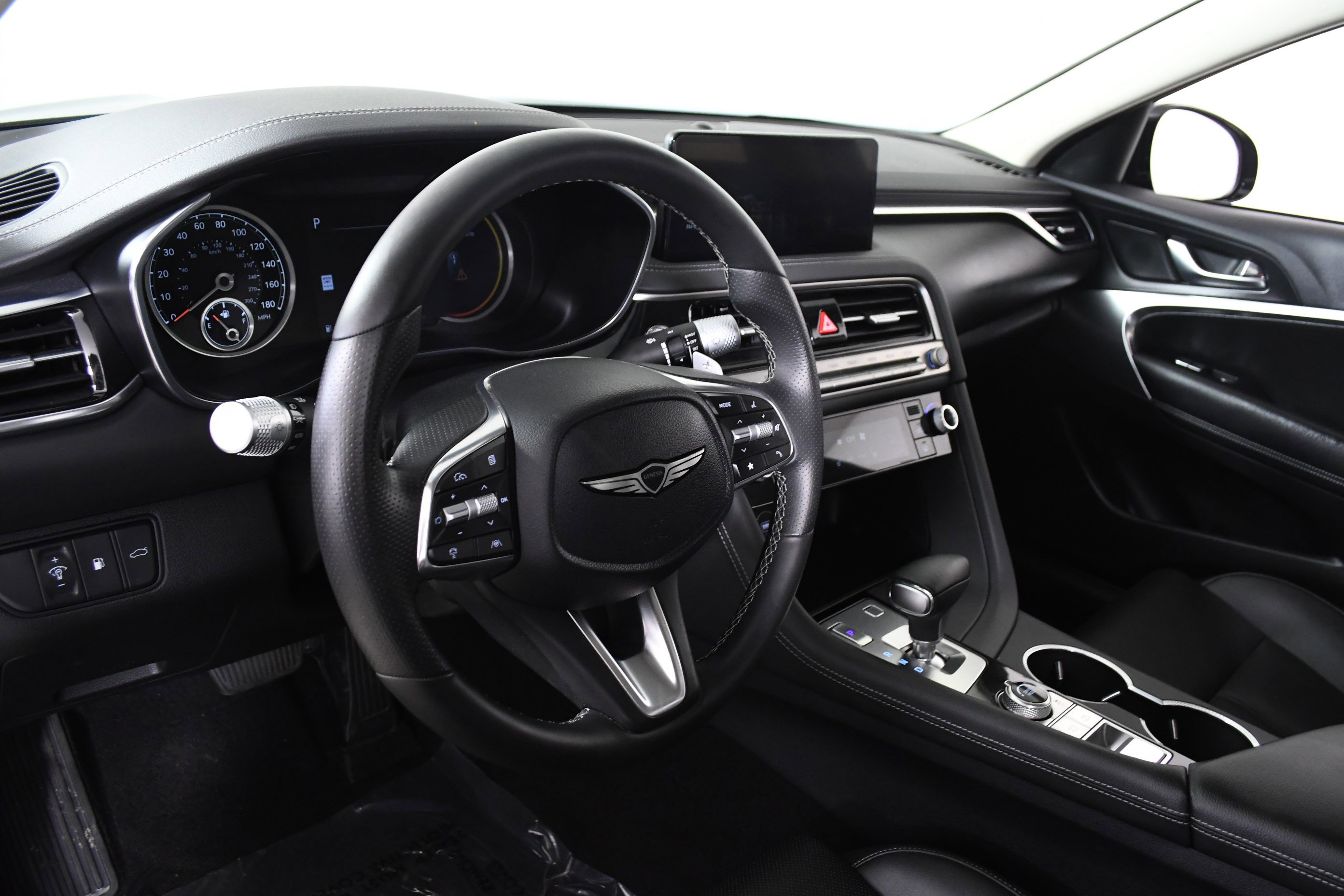 Used 2025 Genesis G70 2.5T image 20