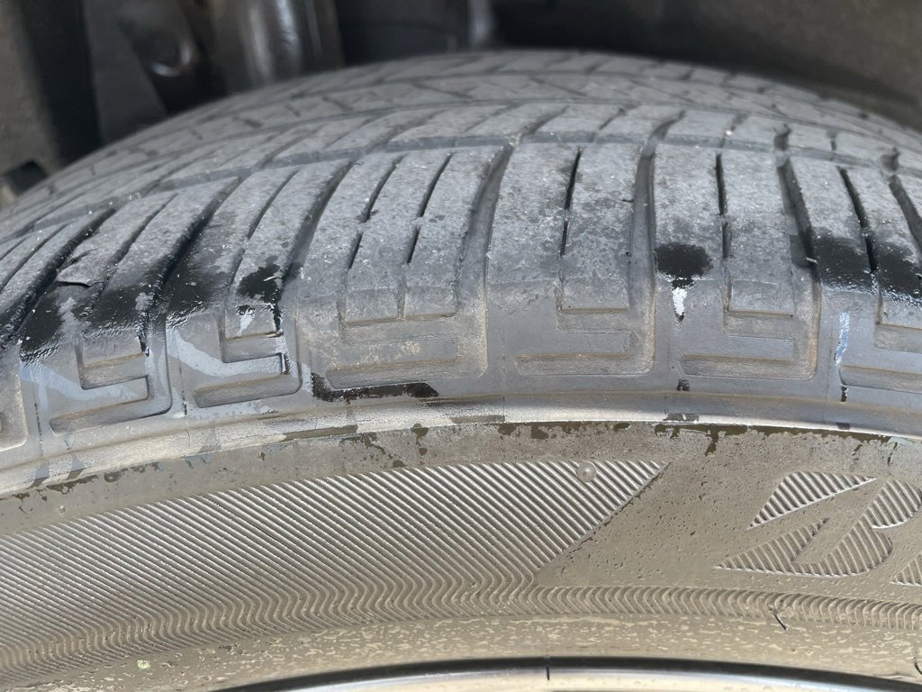 Used 2023 Toyota Venza LE image 19