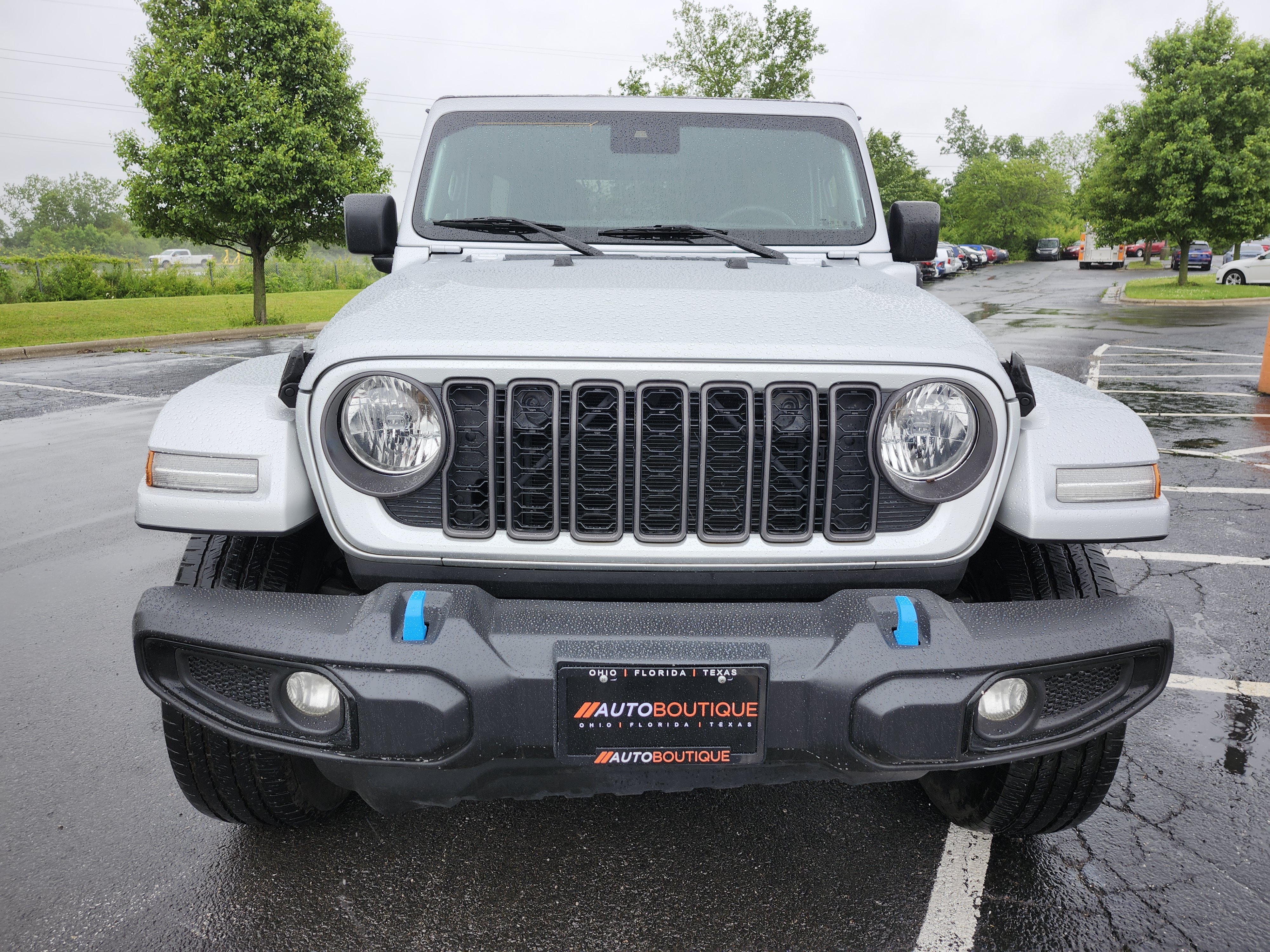Used 2024 Jeep Wrangler Unlimited w/ Convenience Group AWD/4WD image 13