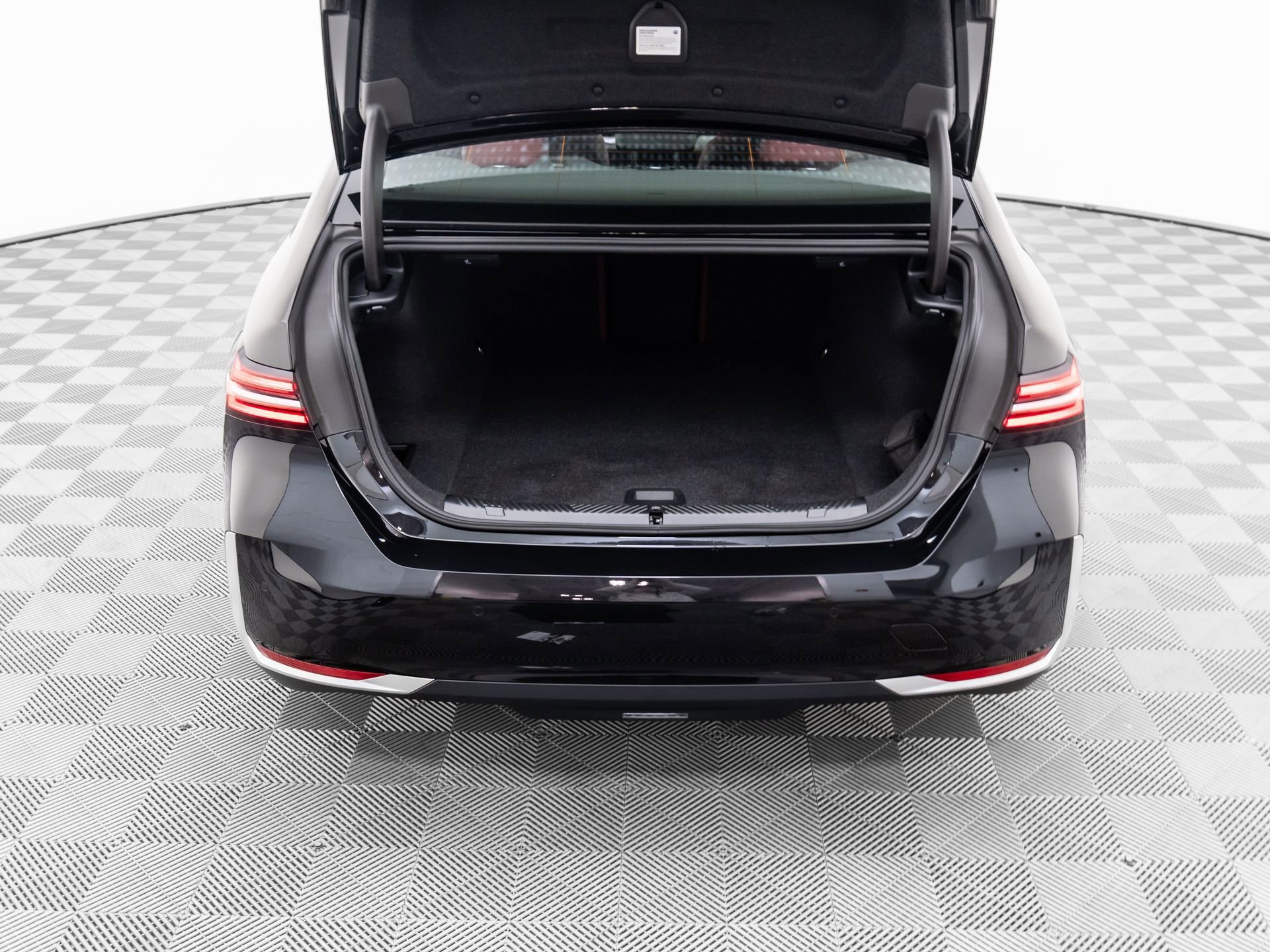 Certified 2025 BMW i5 xDrive40 w/ Premium Package image 29