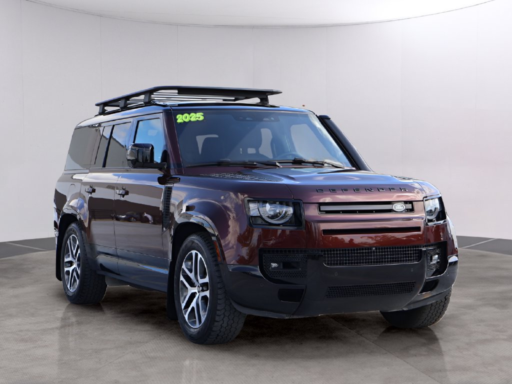 Certified 2025 Land Rover Defender 130 X-Dynamic SE AWD/4WD image 3