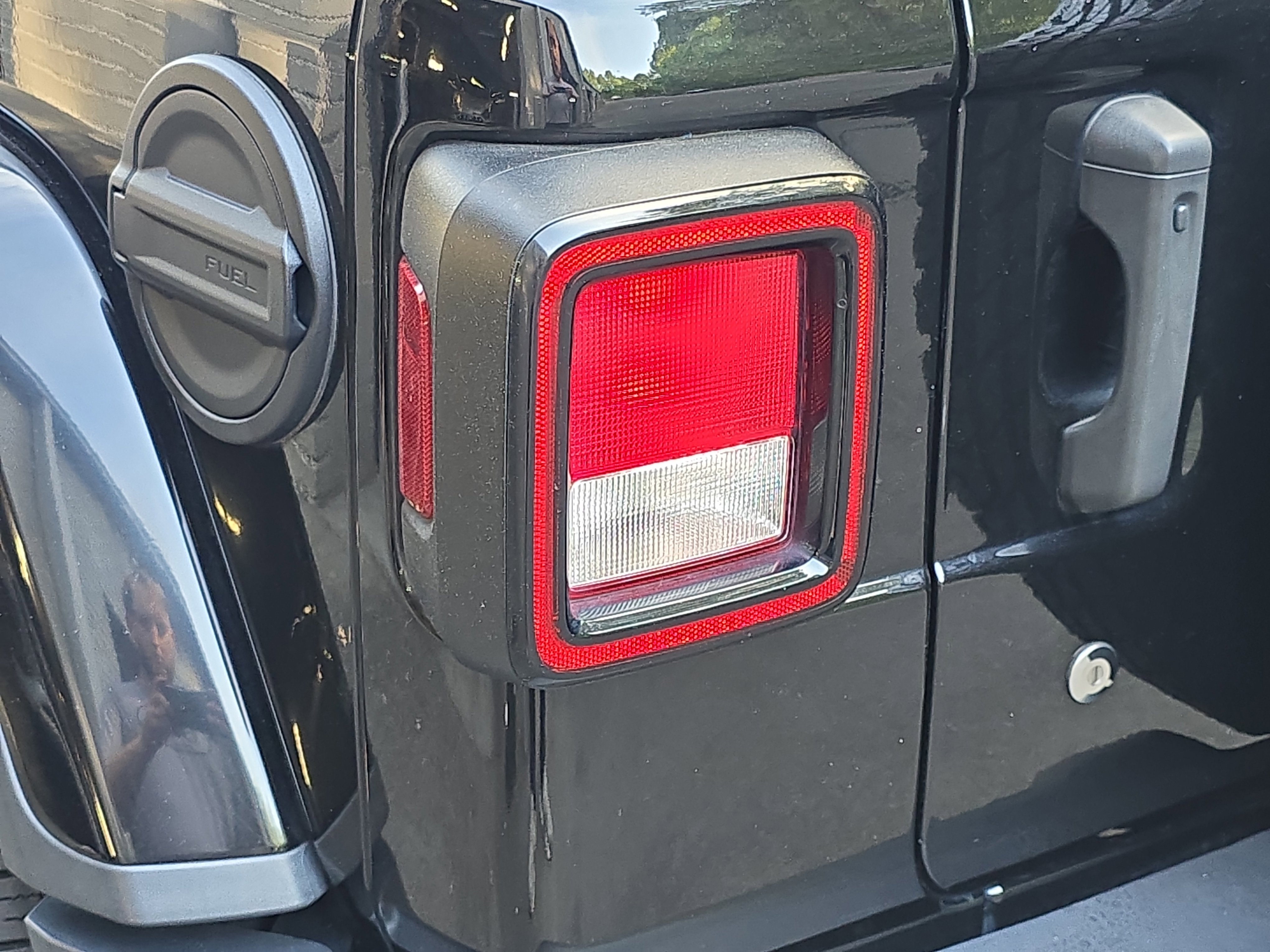 Used 2018 Jeep Wrangler Unlimited Sahara image 33