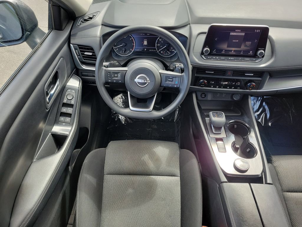 Used 2024 Nissan Rogue SV image 15