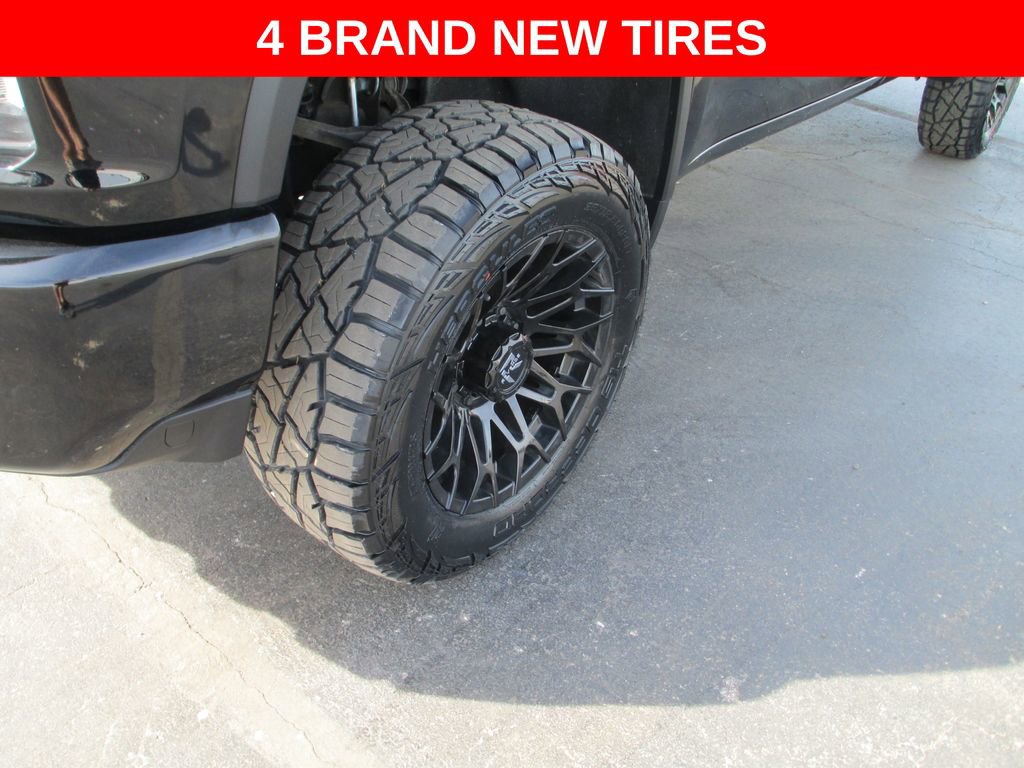 Used 2022 Chevrolet Silverado 2500 Custom w/ Custom Convenience Package image 2