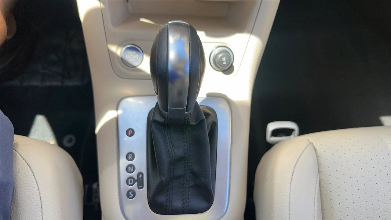 Used 2016 Volkswagen Tiguan S image 42