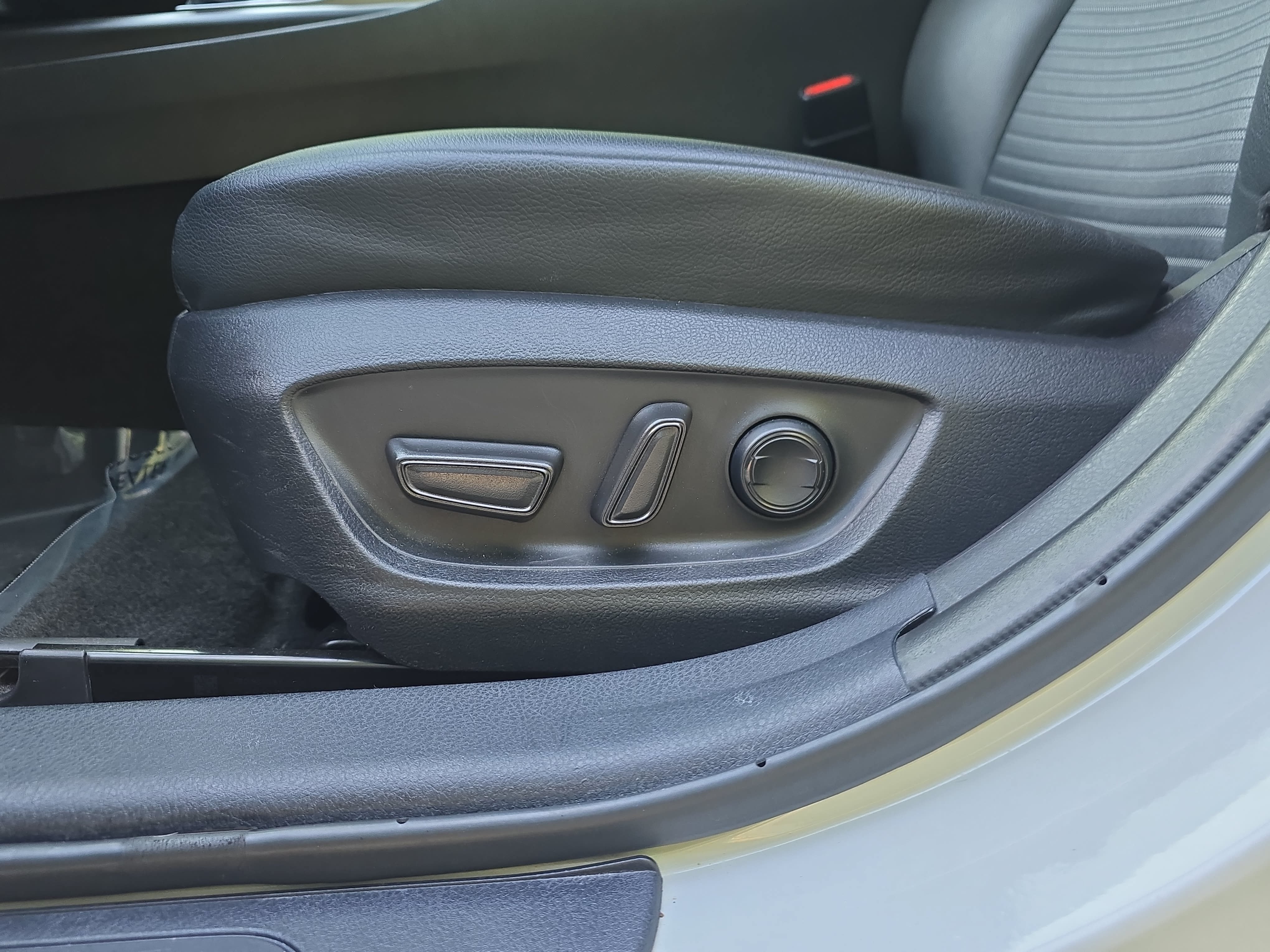 Used 2024 Toyota Camry SE FWD image 28