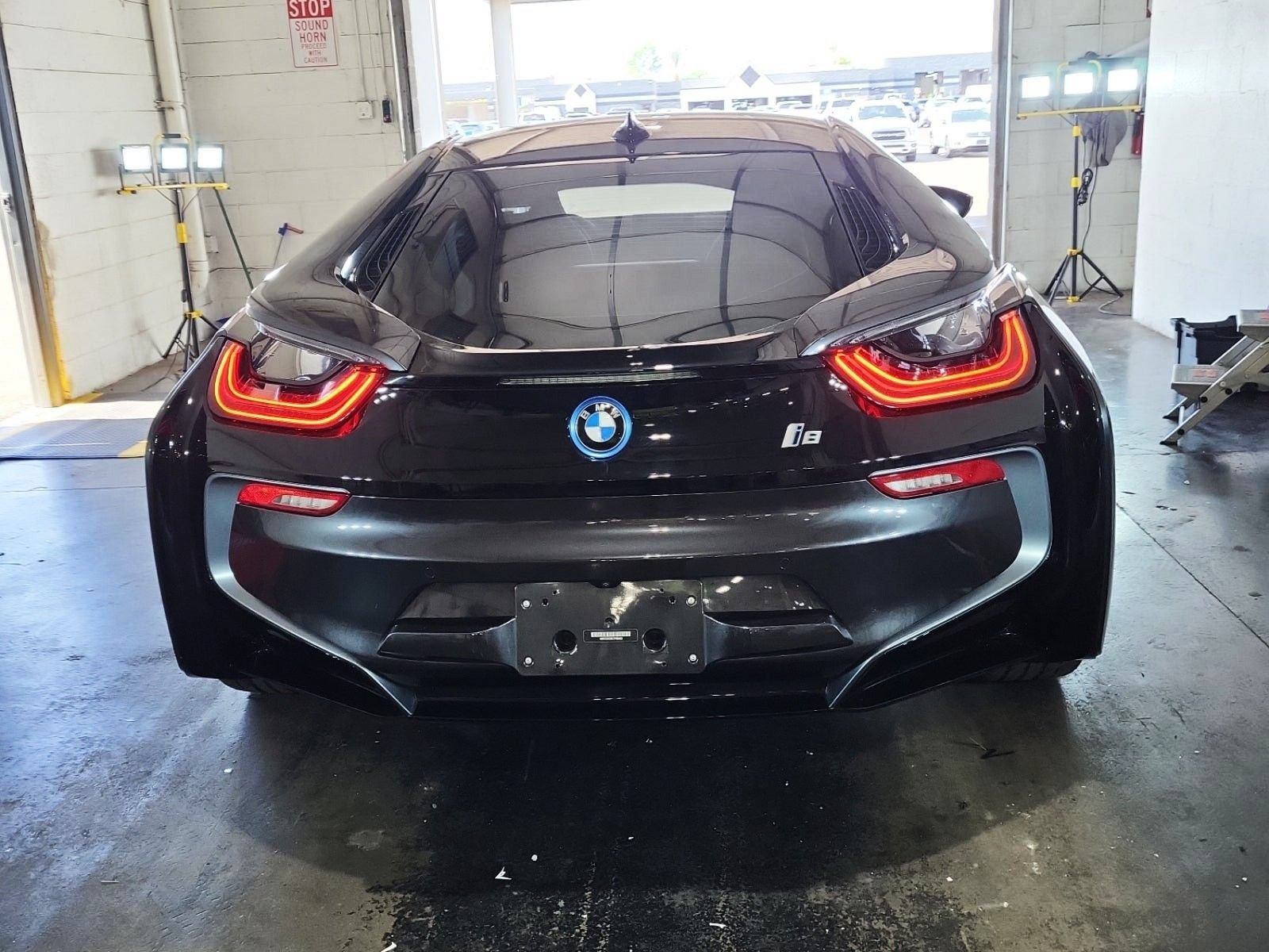 Used 2020 BMW i8 Coupe AWD/4WD image 5