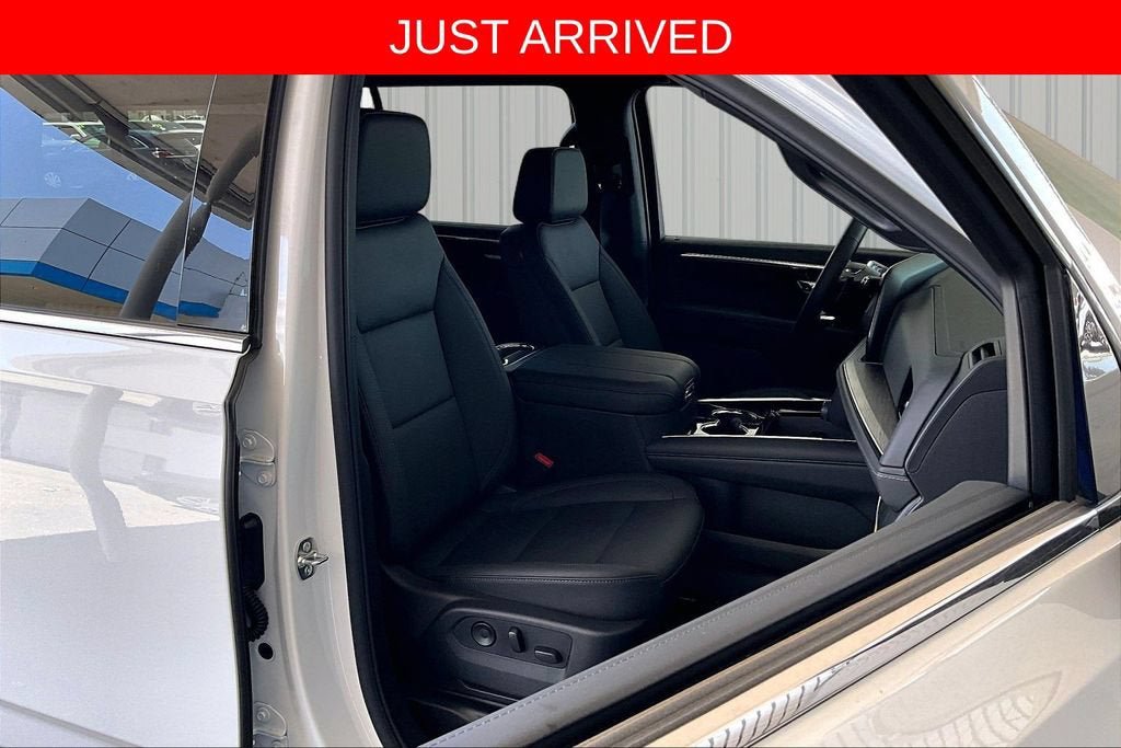 New 2026 Chevrolet Suburban LT w/ Comfort Package AWD/4WD image 5