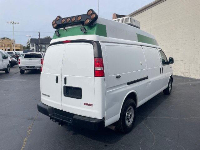 Used 2017 GMC Savana 3500 Extended RWD image 6