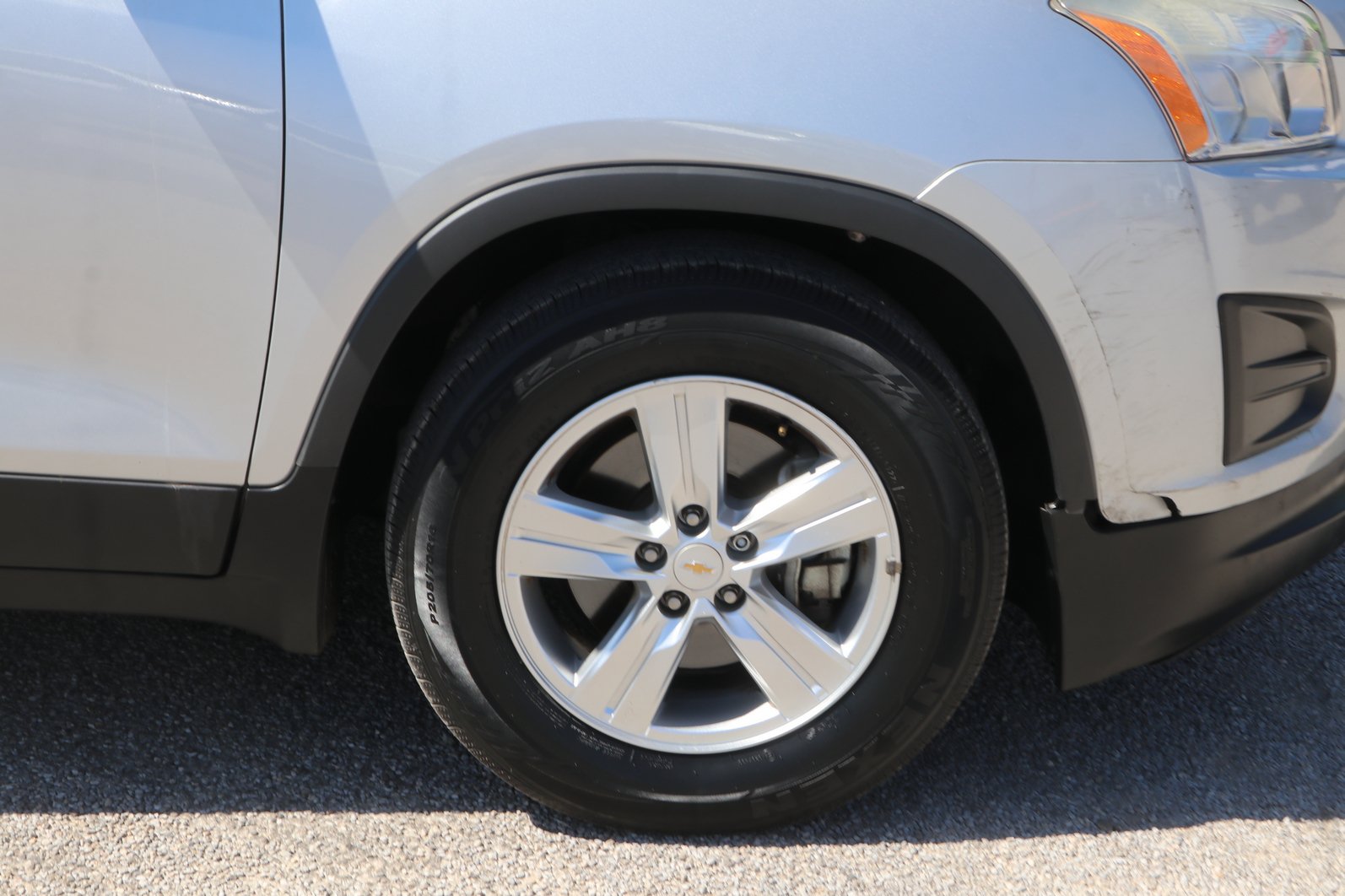 Used 2016 Chevrolet Trax LT w/ LPO, Cargo Package FWD image 9