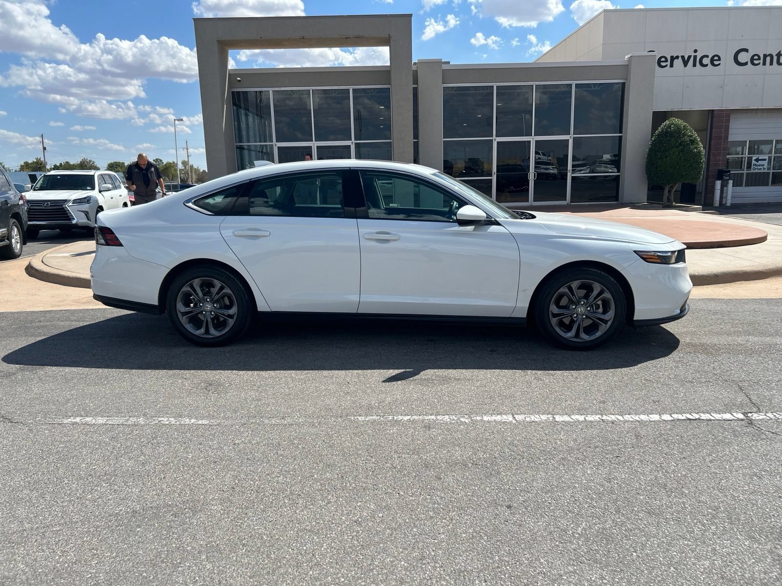 Used 2024 Honda Accord EX image 4