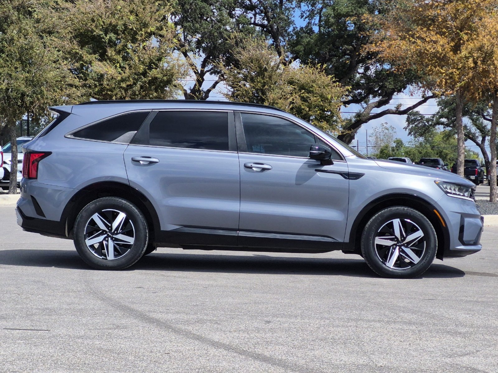 Used 2022 Kia Sorento S FWD image 6