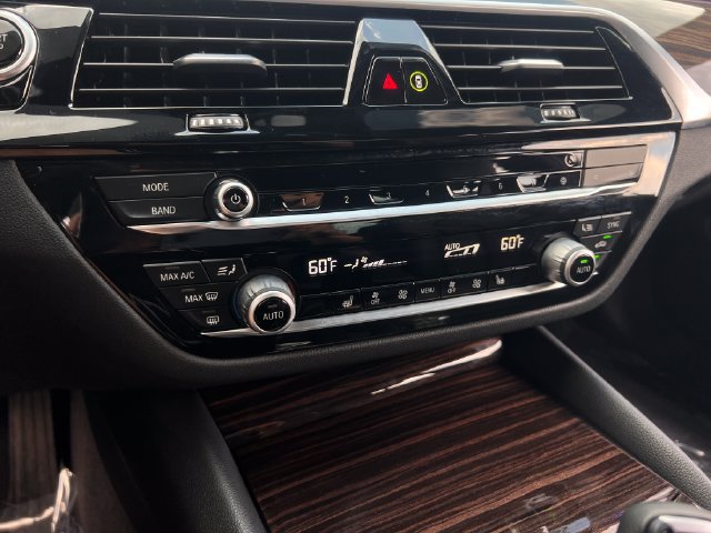 Used 2020 BMW 530e w/ Convenience Package RWD image 28