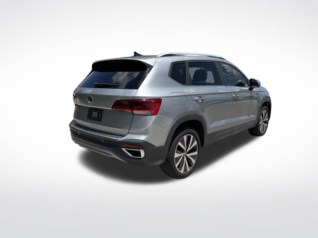 Used 2022 Volkswagen Taos SE FWD image 5