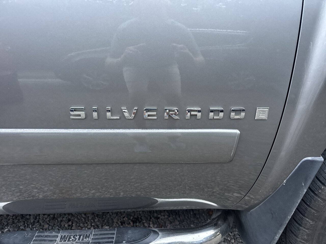 Used 2007 Chevrolet Silverado 1500 LT w/ 1LT Convenience Package AWD/4WD image 5