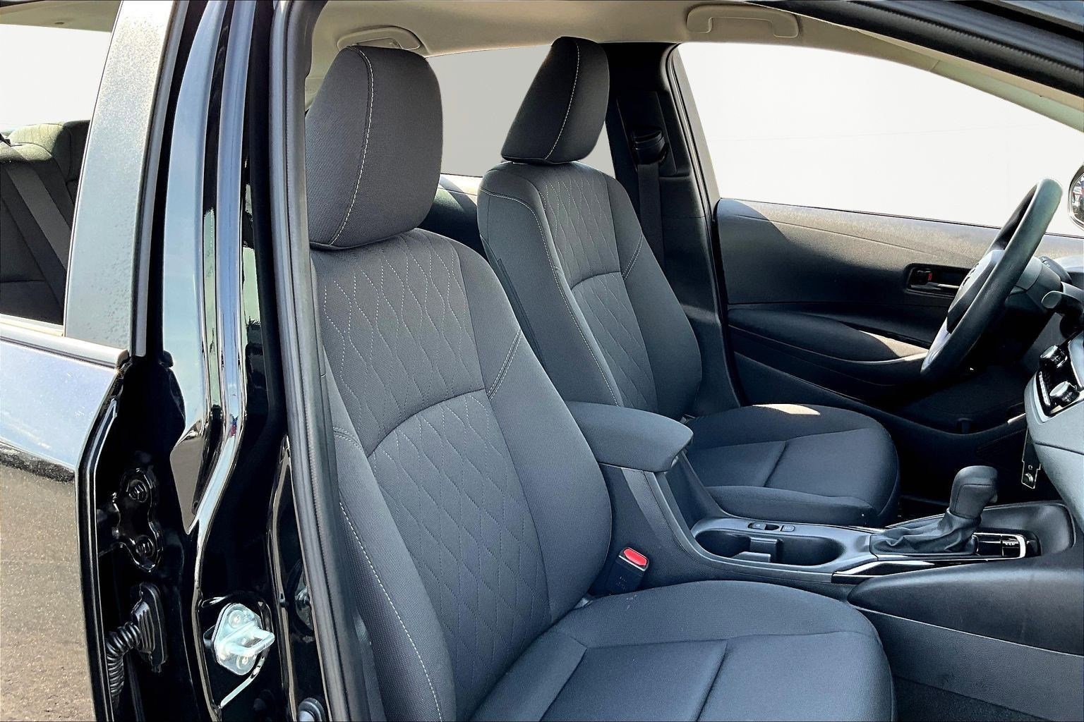 Used 2024 Toyota Corolla LE image 28