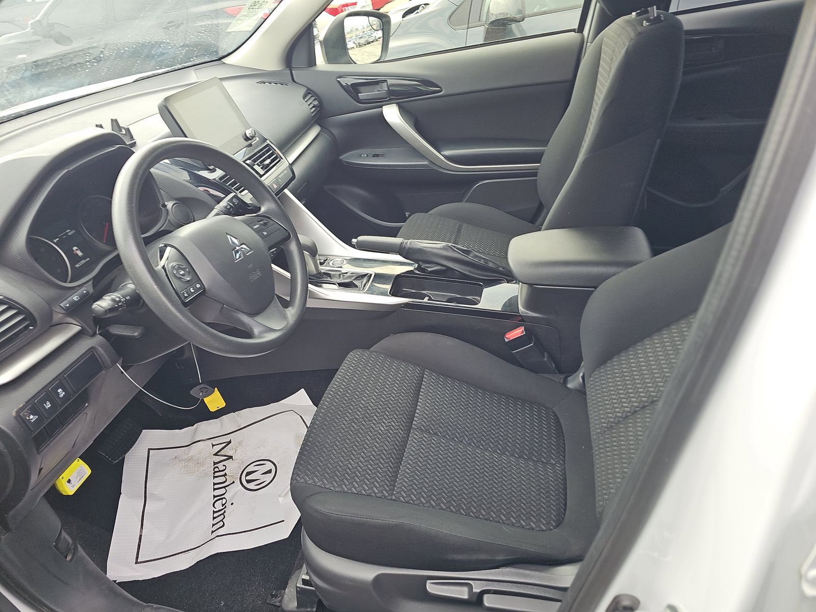 Used 2023 Mitsubishi Eclipse Cross SE image 3