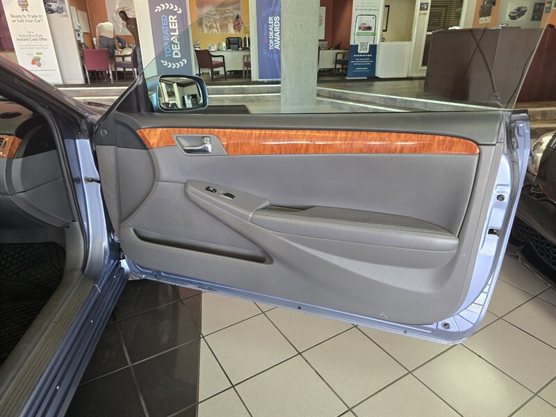 Used 2008 Toyota Solara SE FWD image 18