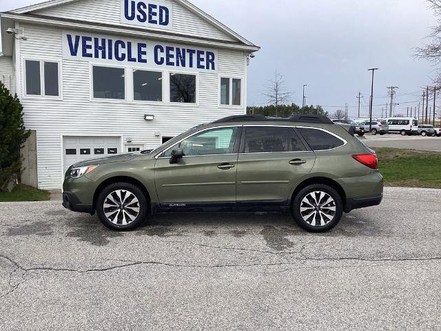 Used 2017 Subaru Outback 2.5i Limited AWD/4WD image 3