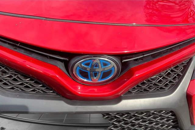 Used 2019 Toyota Camry SE w/ Sunroof Package image 5