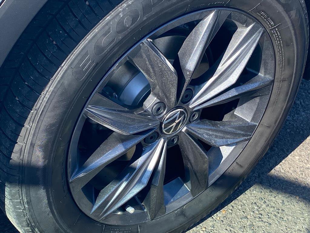 Used 2022 Volkswagen Tiguan SE image 21