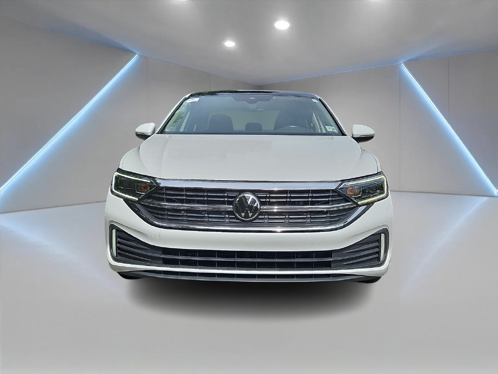 Certified 2023 Volkswagen Jetta SEL FWD image 2