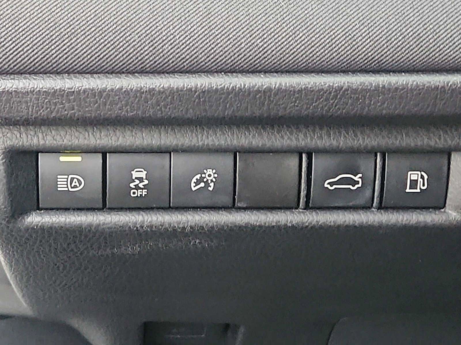 Used 2025 Toyota Camry LE FWD image 24