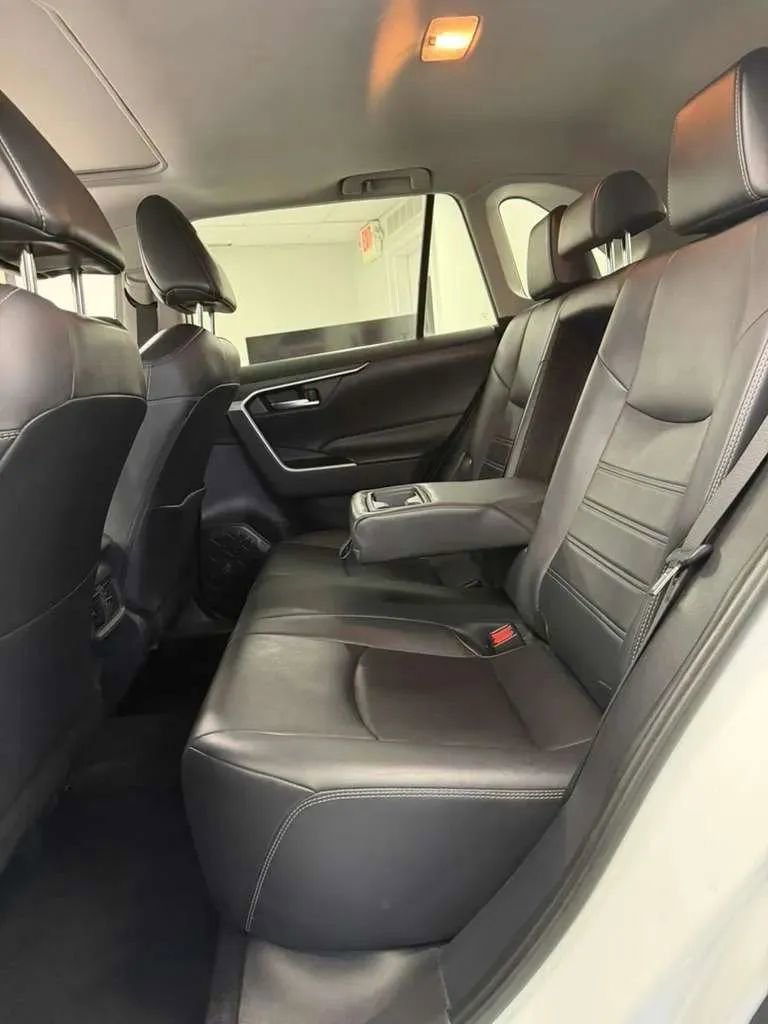 Used 2019 Toyota RAV4 XLE Premium w/ Cold Weather Package AWD/4WD image 8