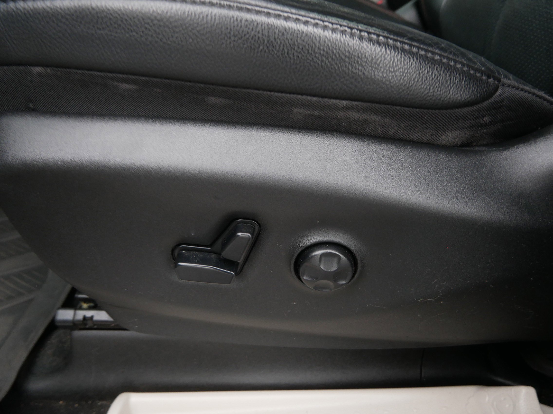 Used 2020 Chrysler Pacifica Touring-L FWD image 24