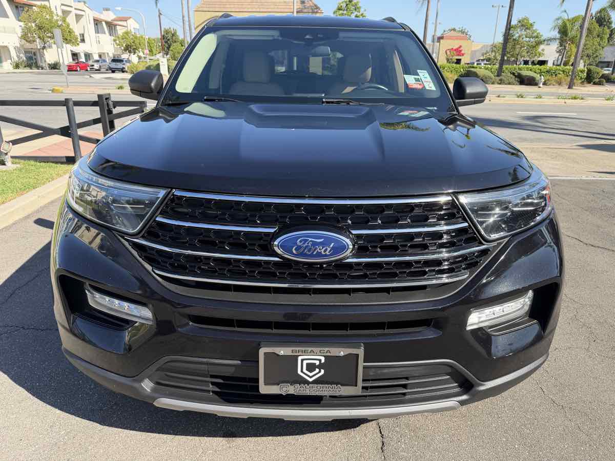 Used 2020 Ford Explorer XLT w/ Equipment Group 202A AWD/4WD image 11