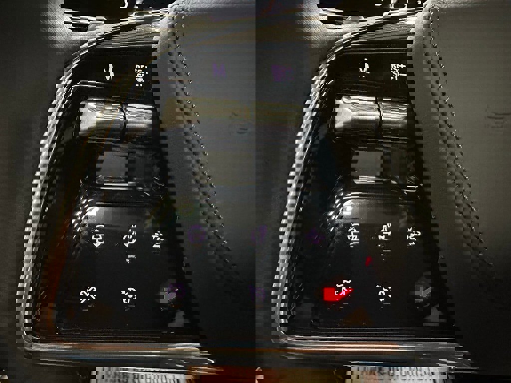 Used 2025 Cadillac Escalade V image 21