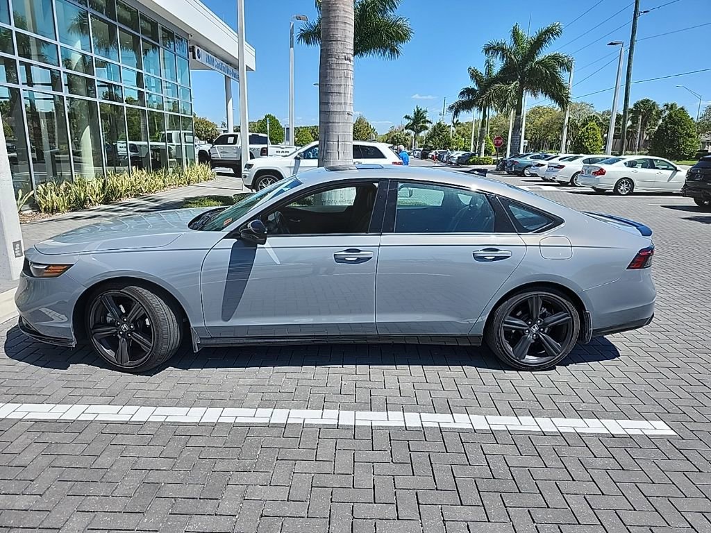 Used 2023 Honda Accord Sport image 3