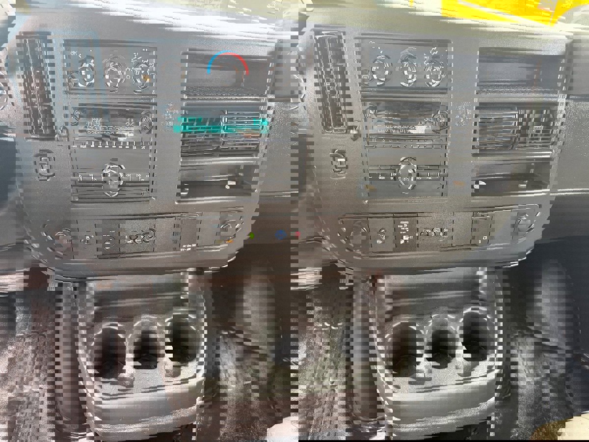 Used 2022 Chevrolet Express 2500 w/ Driver Convenience Package image 17