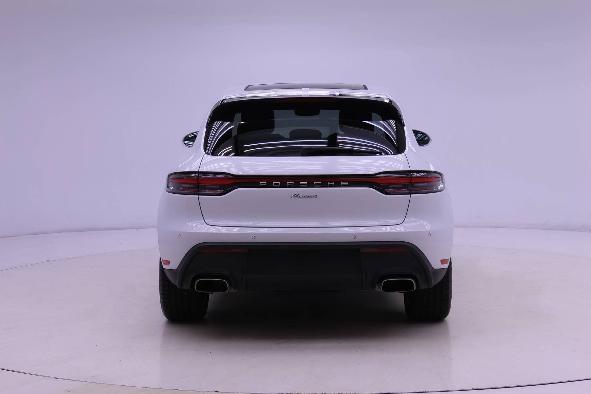 Used 2025 Porsche Macan AWD/4WD image 7