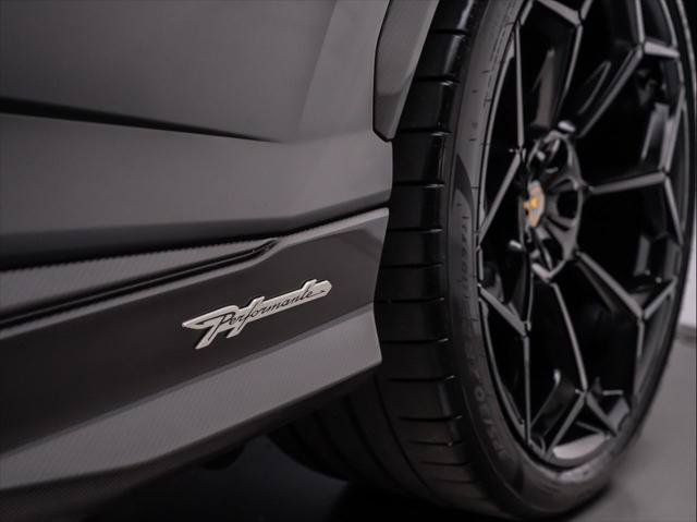 Used 2024 Lamborghini Urus Performante AWD/4WD image 17