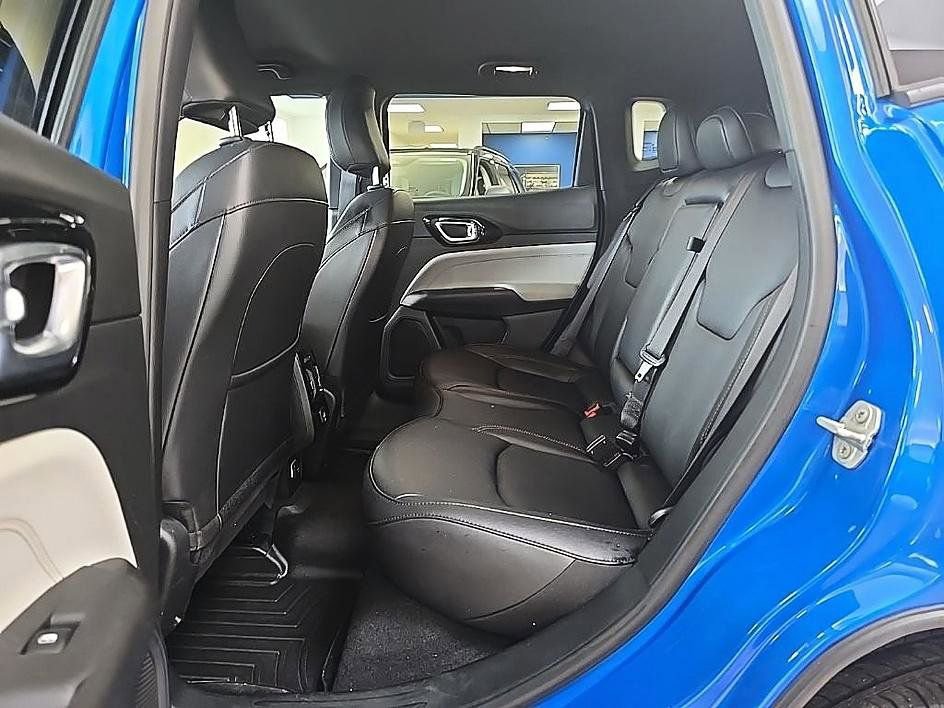 Used 2024 Jeep Compass Limited image 29