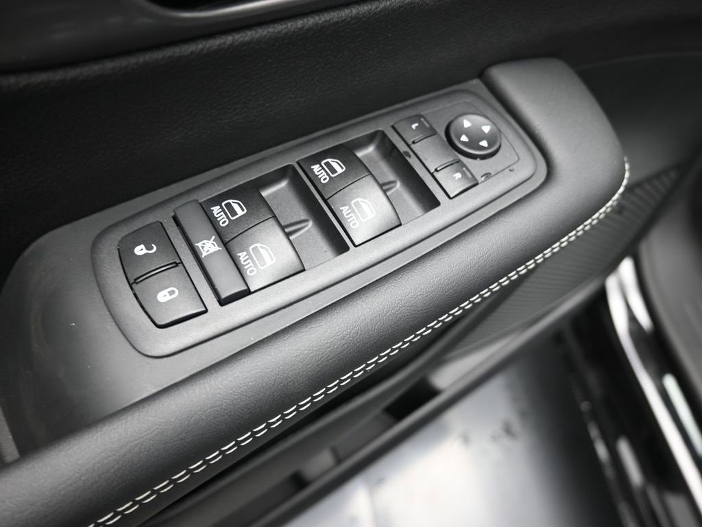 New 2026 Chrysler Pacifica Select image 10