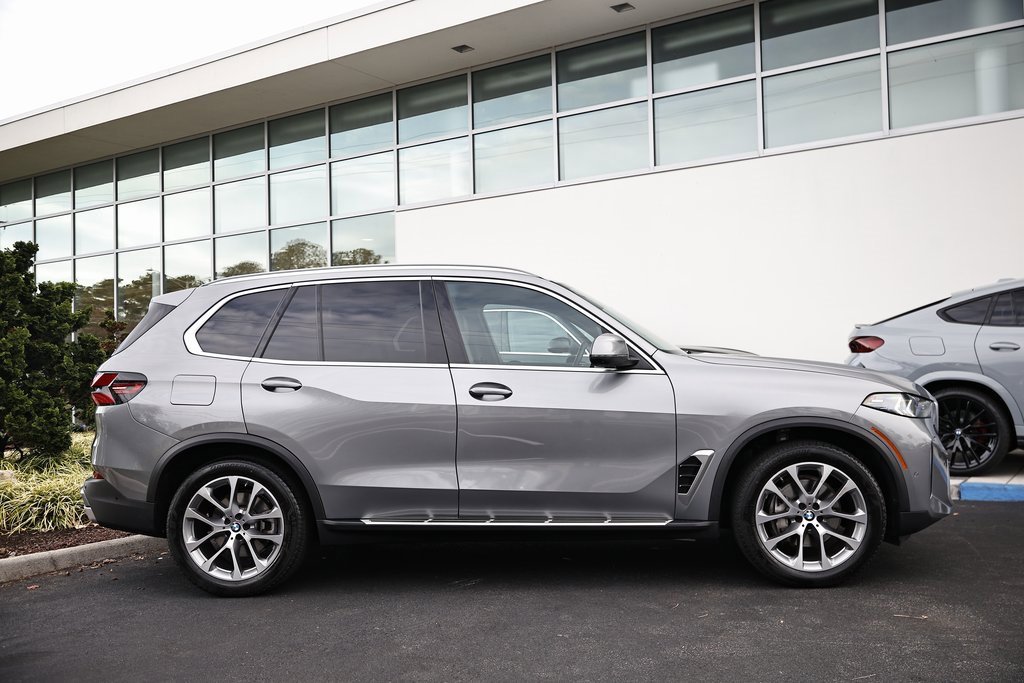 Used 2025 BMW X5 sDrive40i w/ Climate Comfort Package image 5