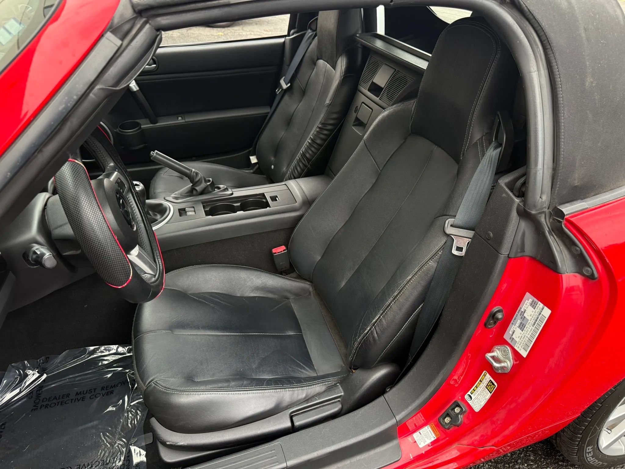 Used 2006 MAZDA MX-5 Miata Grand Touring w/ Premium Pkg RWD image 21