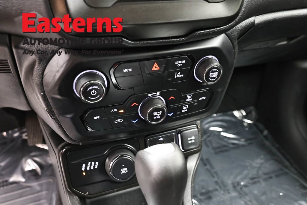 Used 2021 Jeep Renegade Sport image 19