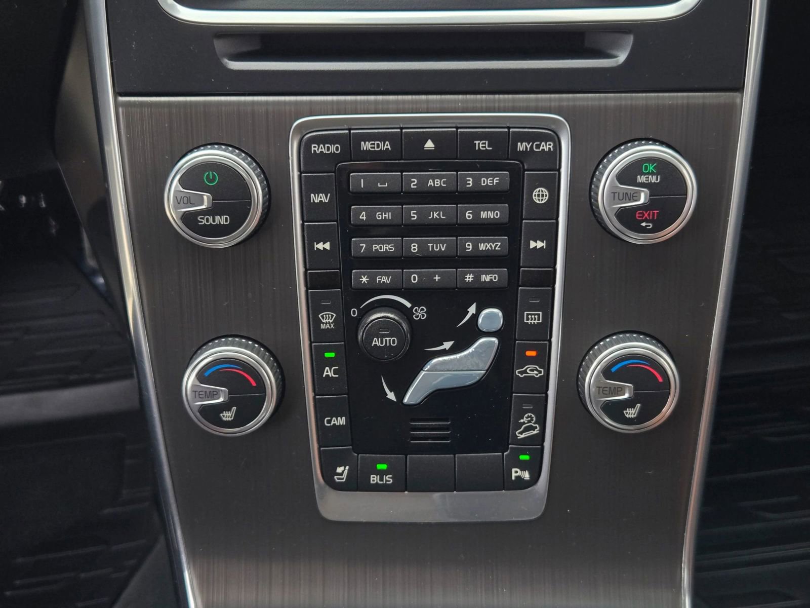 Used 2016 Volvo V60 T5 Cross Country w/ Convenience Package image 27